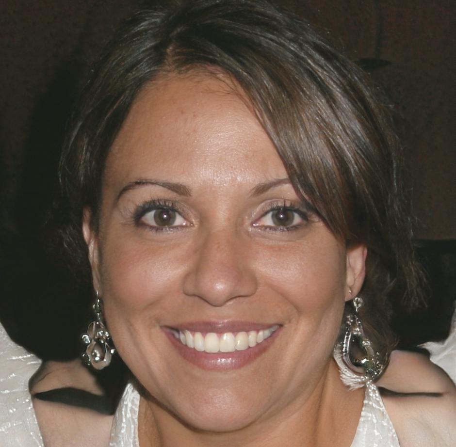 Retrato profesional de Felicitas Bermúdez